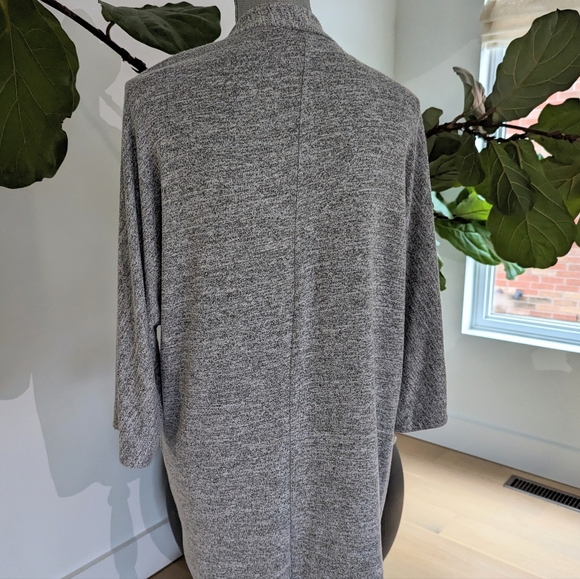 Wilfred Cozy Grey Sweater - Picture 3 of 4